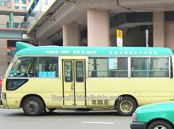 Hong Kong Mini Bus: Green and Red Light 