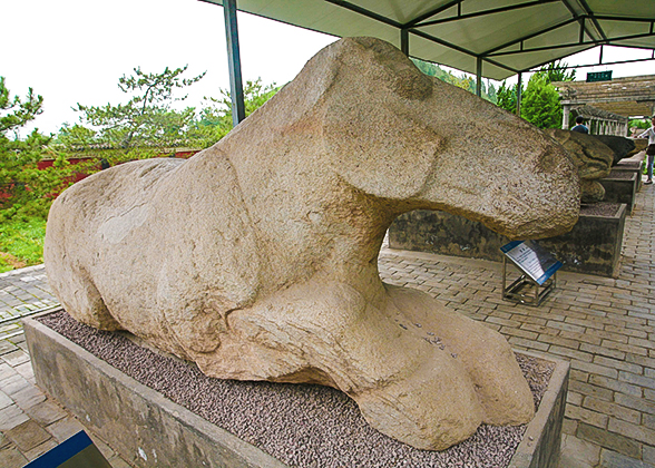 Stone Horse in Maoling