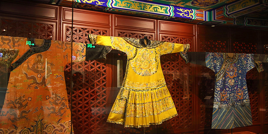 Dragon Robe in National Silk Museum