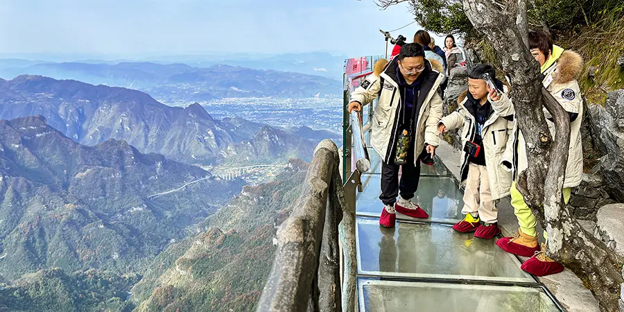 Glass Sky Walk on Tianmen Mountain