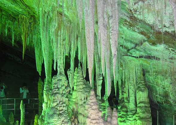 Karst Scenery in Assembling Dragon Cave