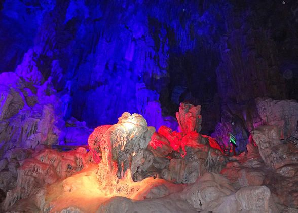 Karst Scenery in Assembling Dragon Cave