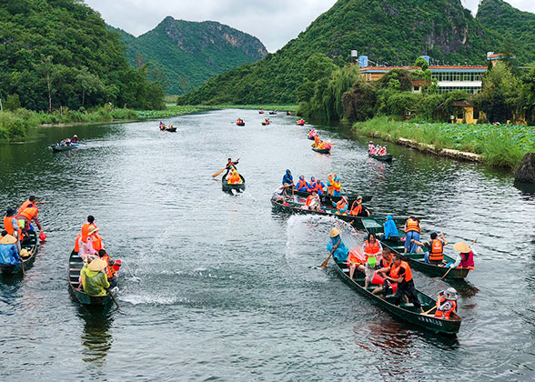 Boat Traveling in Puzhehei