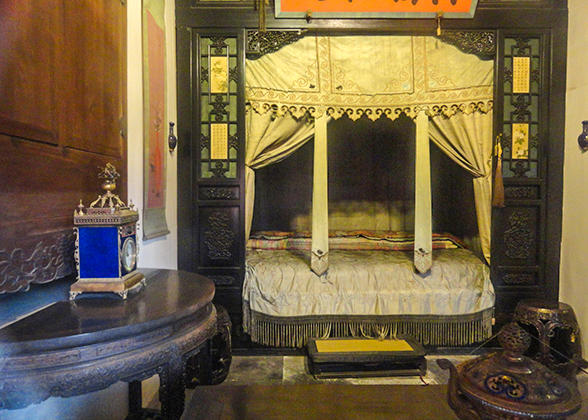 A Bedroom in Forbidden City