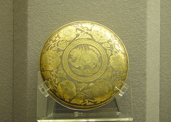 Sliver Base with Gilt Design of a Flying Lion