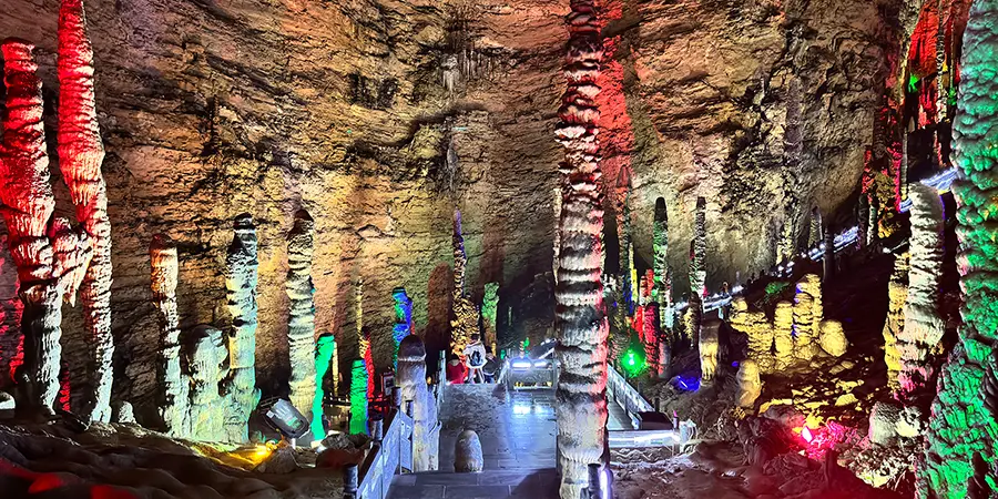 Stalactites in Yellow Dragon Cave