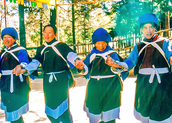 Lisu People in Traditional Clothes