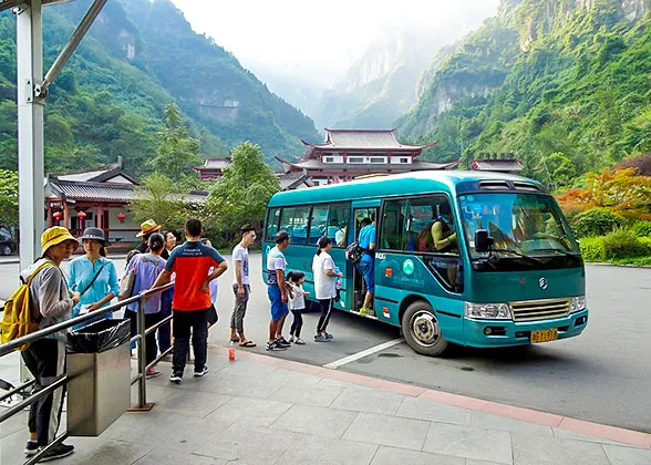 Shuttle Bus in Tianmen Mountain
