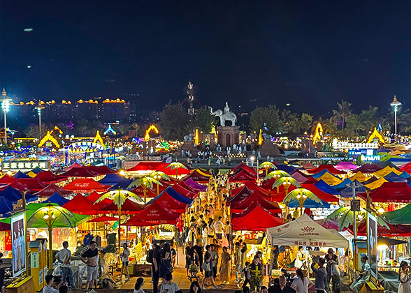 Busy Night Market in January in Xishuangbanna Busy Night Market in January in Xishuangbanna